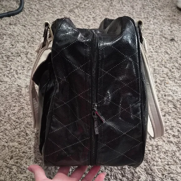 Mary Kay Black and Cream Quilted Travel Bag - Picture 7 of 8